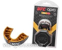 Капа OPRO Gold UFC Hologram чорний / золотий доросла