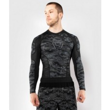 Рашгард Venum Defender Rashguard Long Sleeves Dark Camo