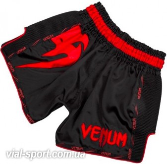 Шорти для тайського боксу VENUM Giant Muay Thai Shorts чорно / червоні