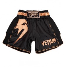 Шорти для тайського боксу VENUM Giant Muay Thai Shorts чорно / золоті